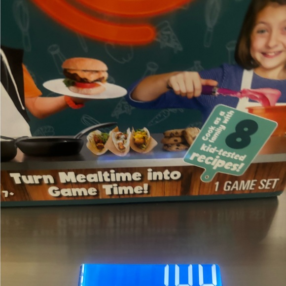 Master Chef Family Cooking Game. Turn Mealtime into Game Time! Board Game- NEW - Picture 3 of 3
